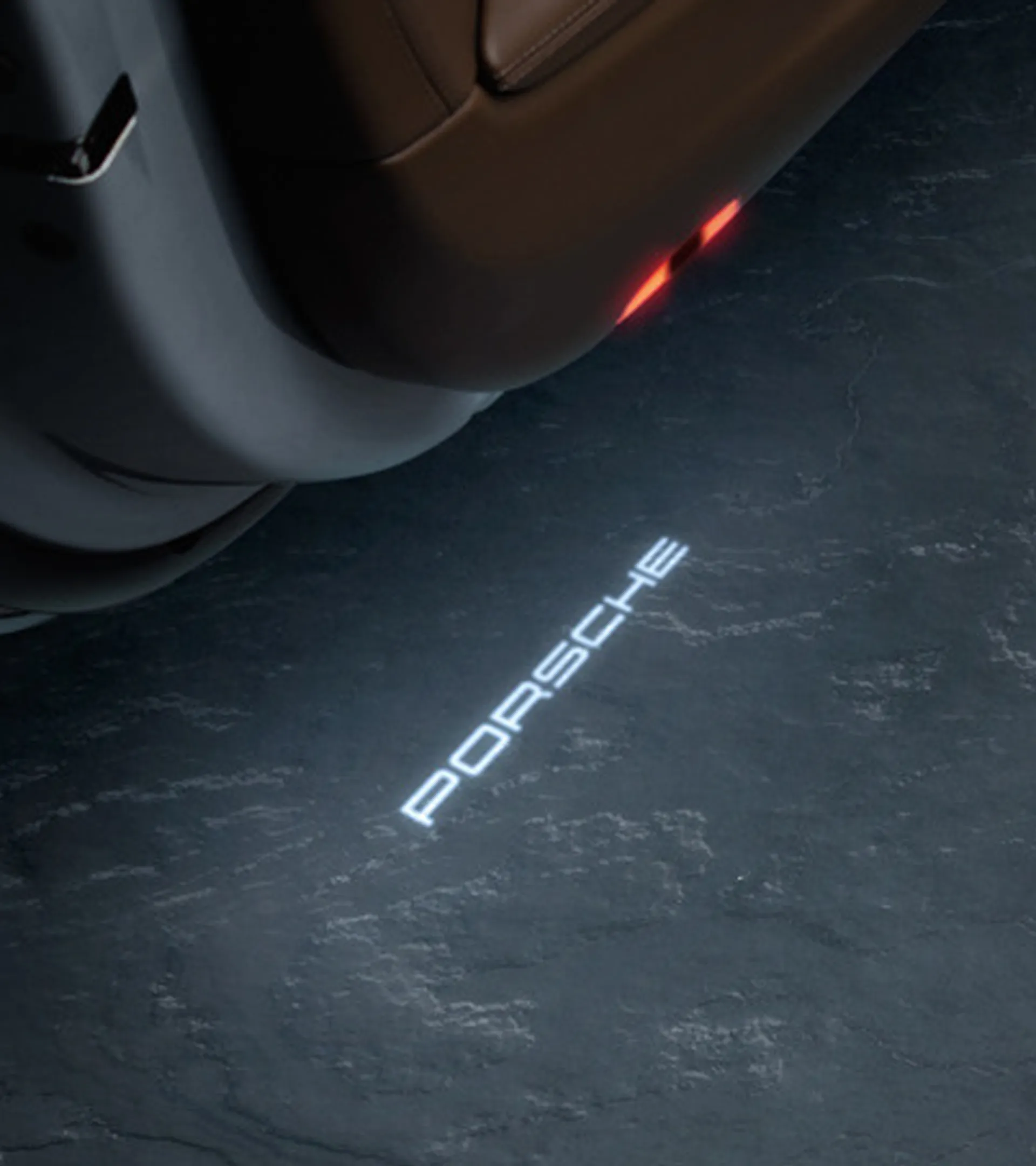 ポルシェ９１１　ＬＥＤドアプロジェクター　PORSCHEロゴ Premium LED Door Projectors - Set of 2 for PORSCHE | Front