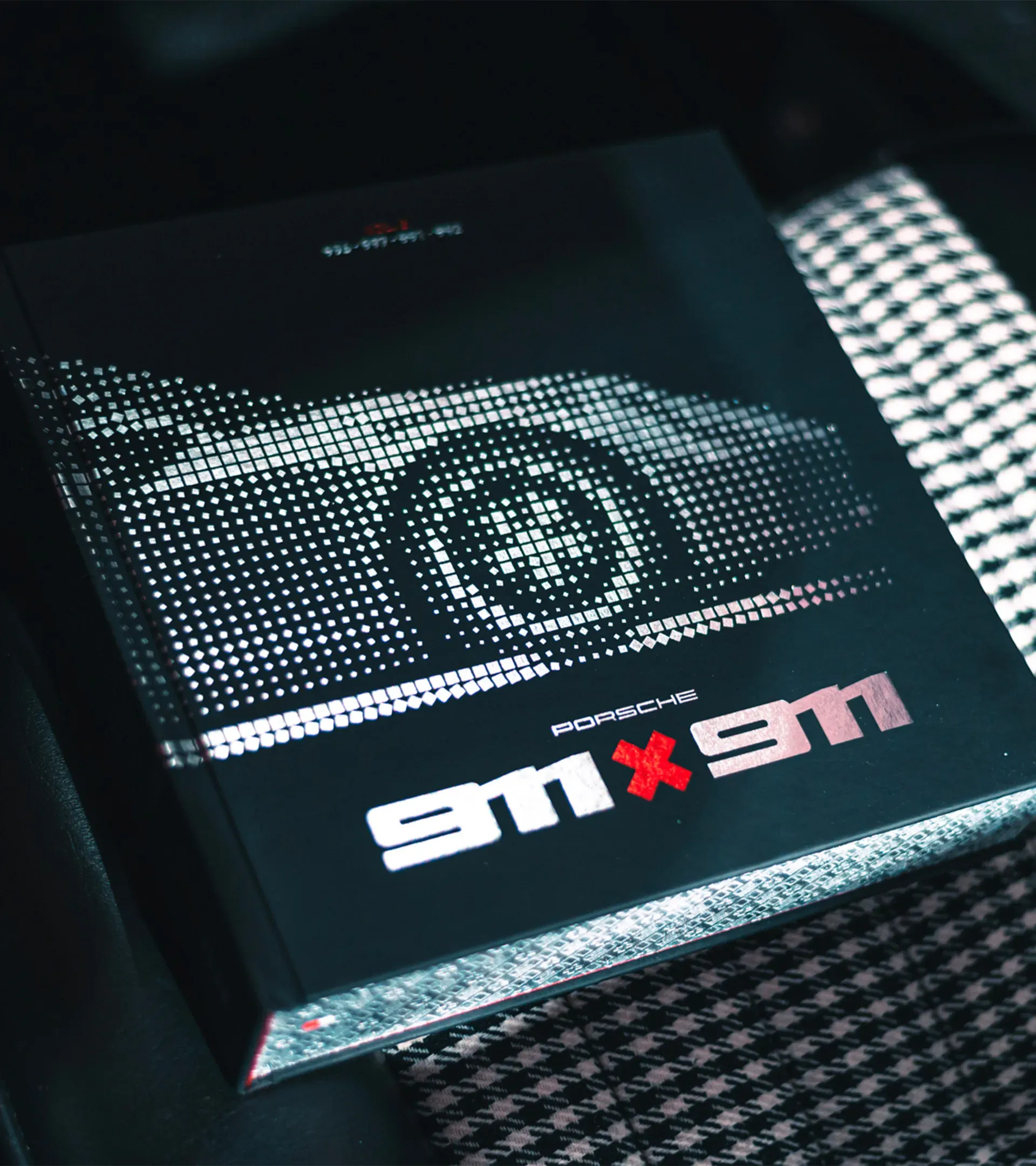Book 'Porsche 911 x 911' Collector's Edt. Ltd. | PORSCHE SHOP