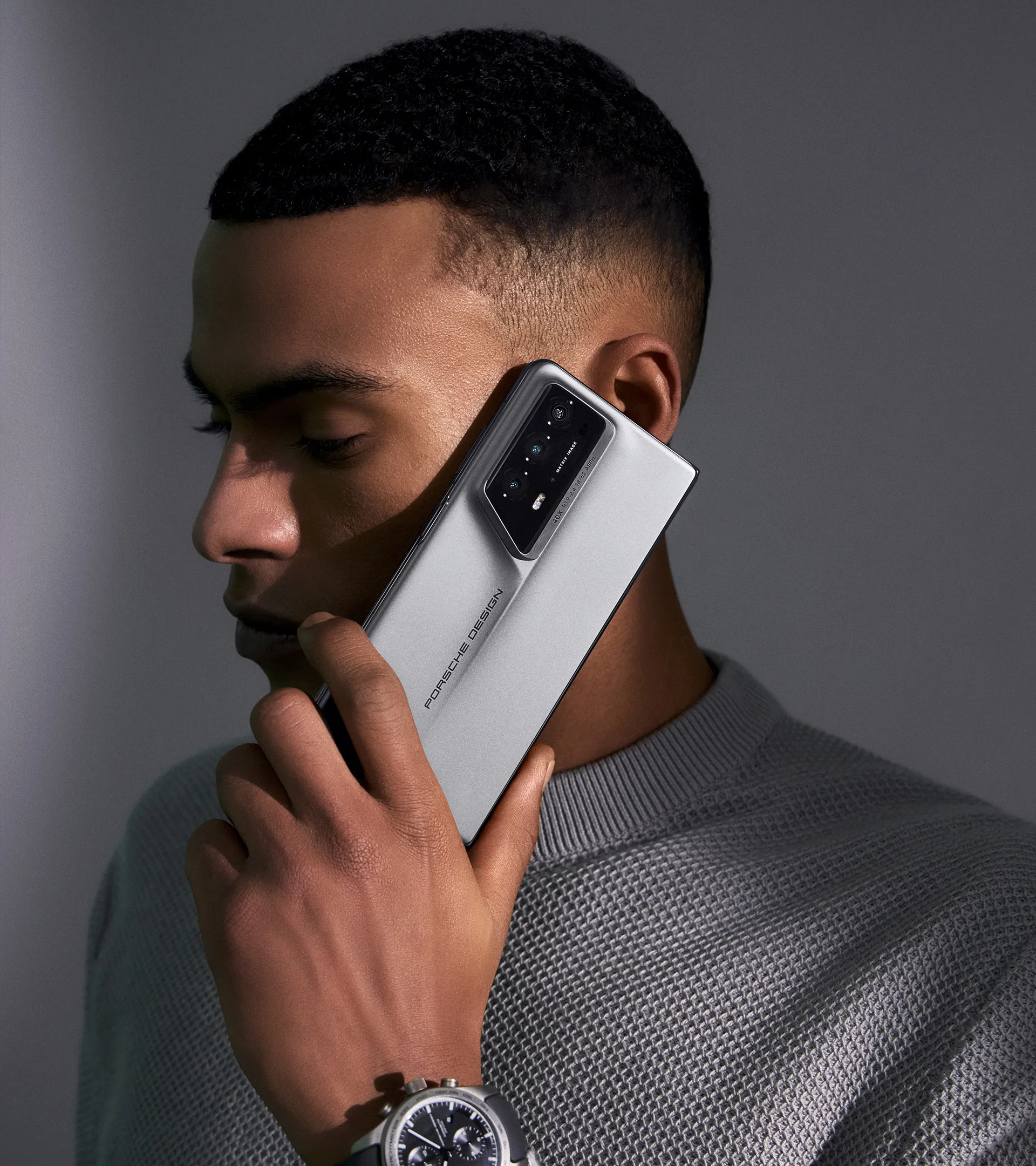 PORSCHE DESIGN HONOR Magic V2 RSR Smartphone | PORSCHE SHOP