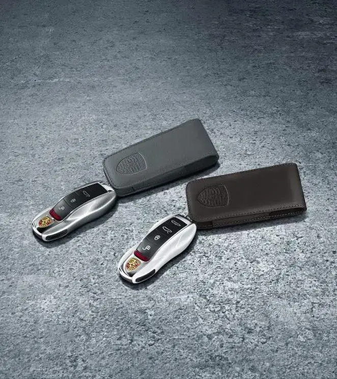Porsche Leather Key Pouch for 718, 911, Cayenne, Panamera