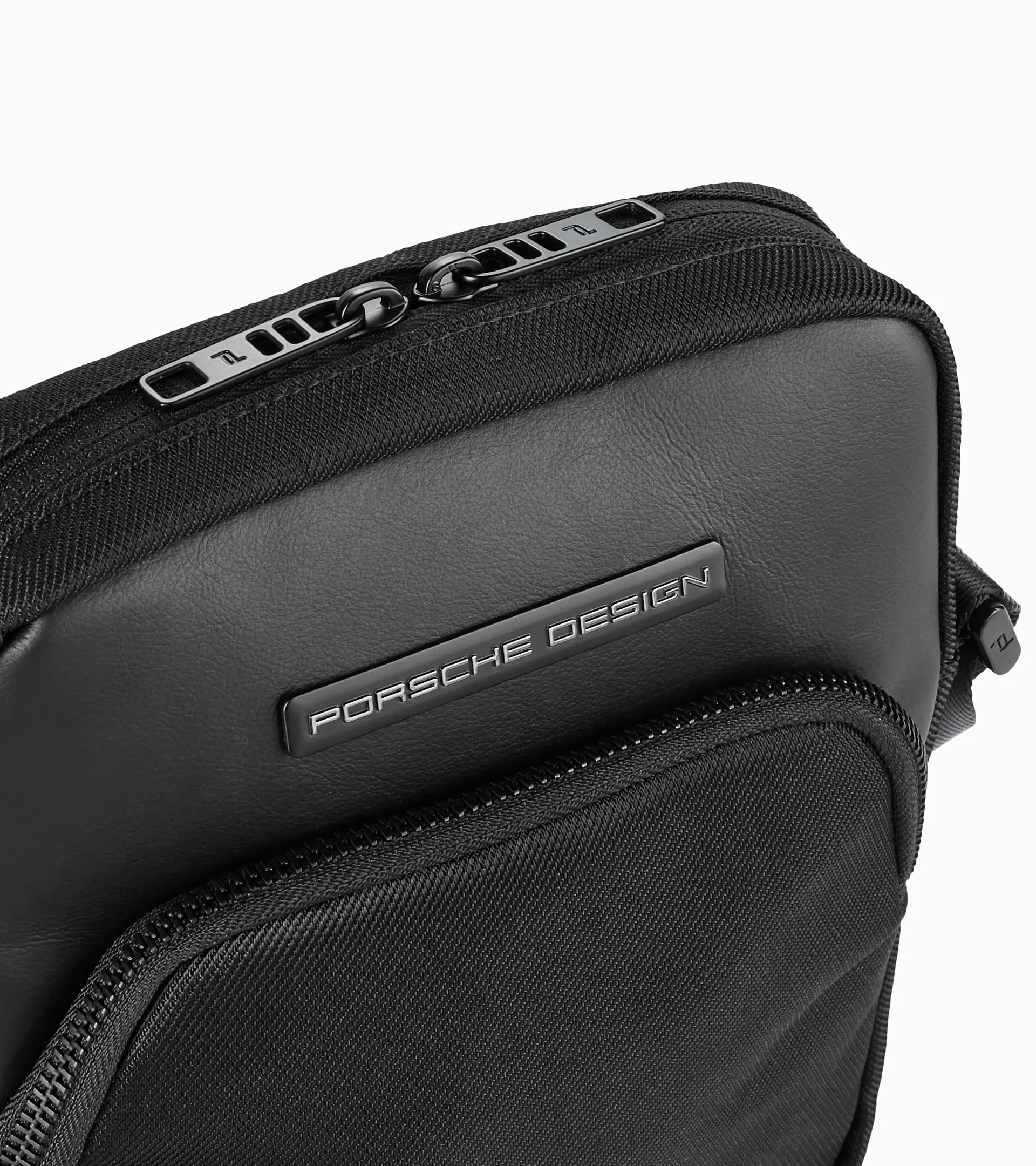 Voyager Nylon Shoulder Bag S | PORSCHE SHOP