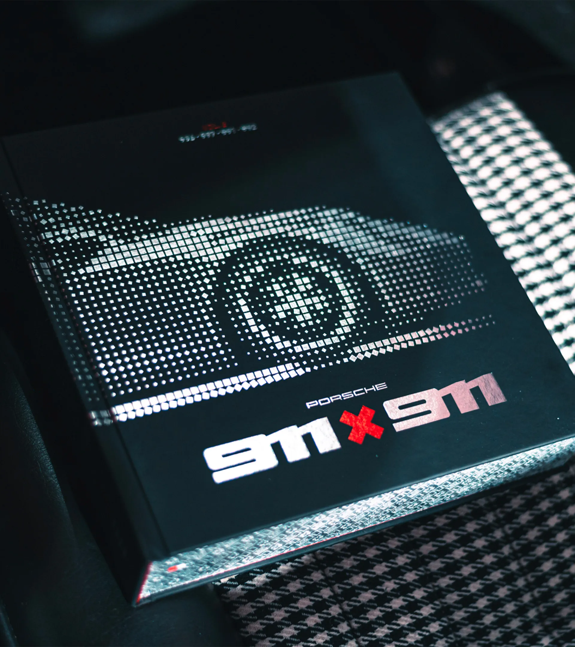 Book 'Porsche 911 x 911' Collector's Edt. Ltd. | PORSCHE SHOP