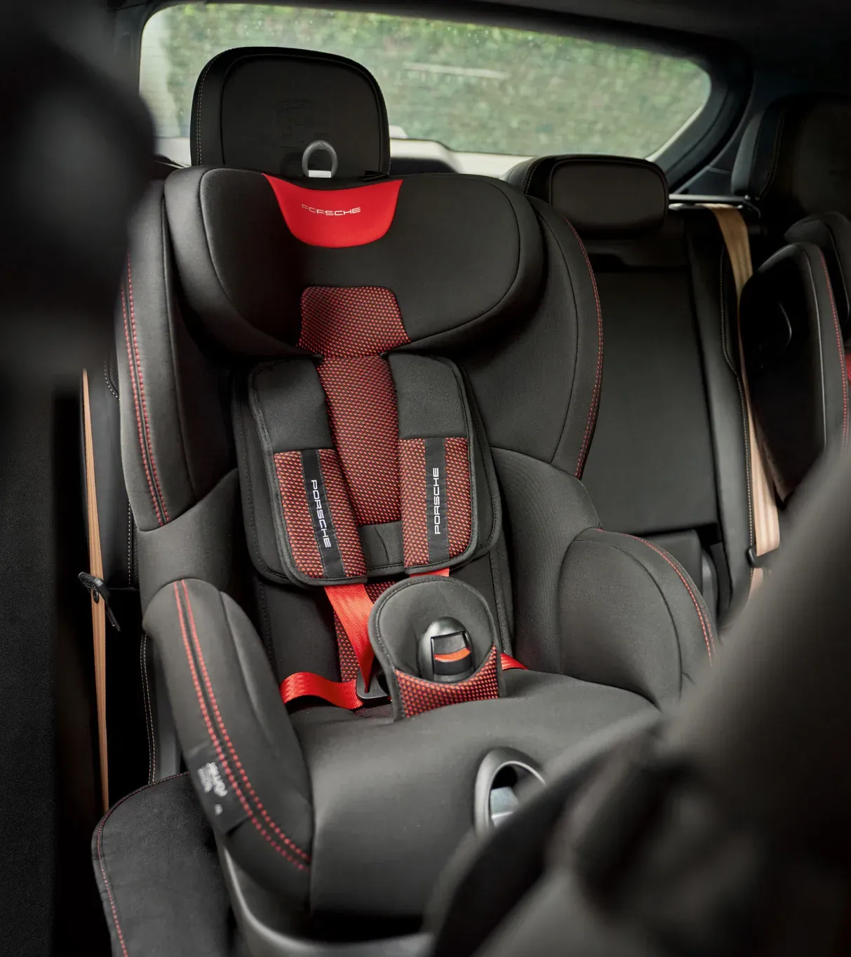 チャイルドシート Porsche Kid Seat i-Size Porsche Junior Seat i-Size | PORSCHE SHOP
