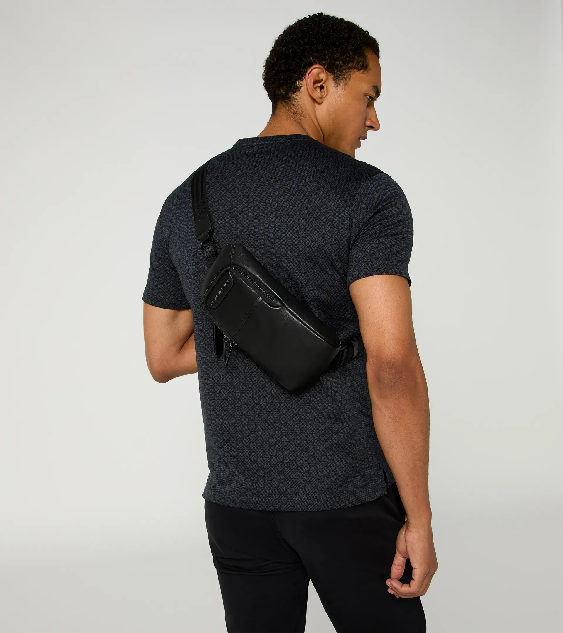 Roadster Leather Crossbody Bag | PORSCHE SHOP