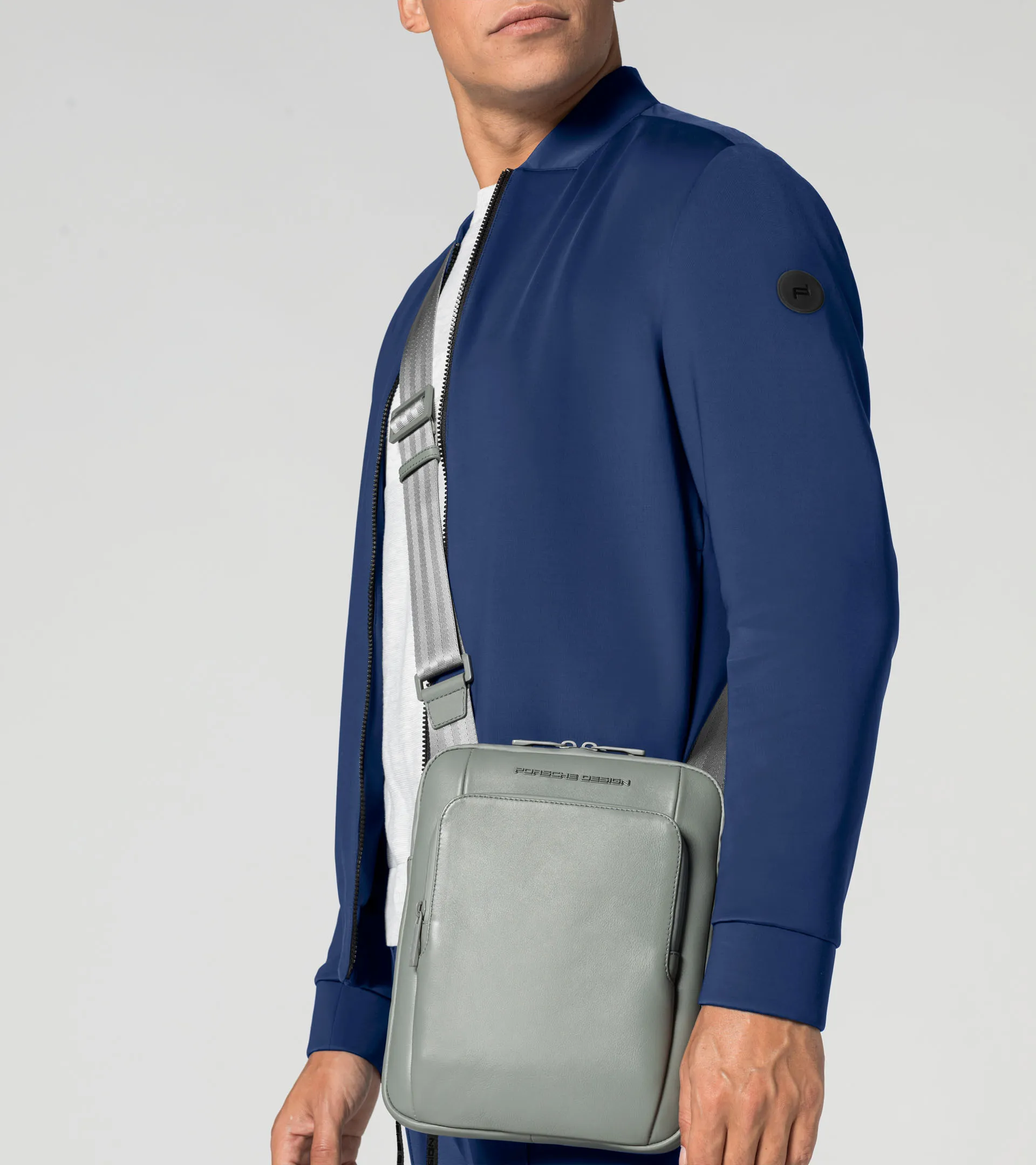 Roadster Leather Shoulderbag S | PORSCHE SHOP