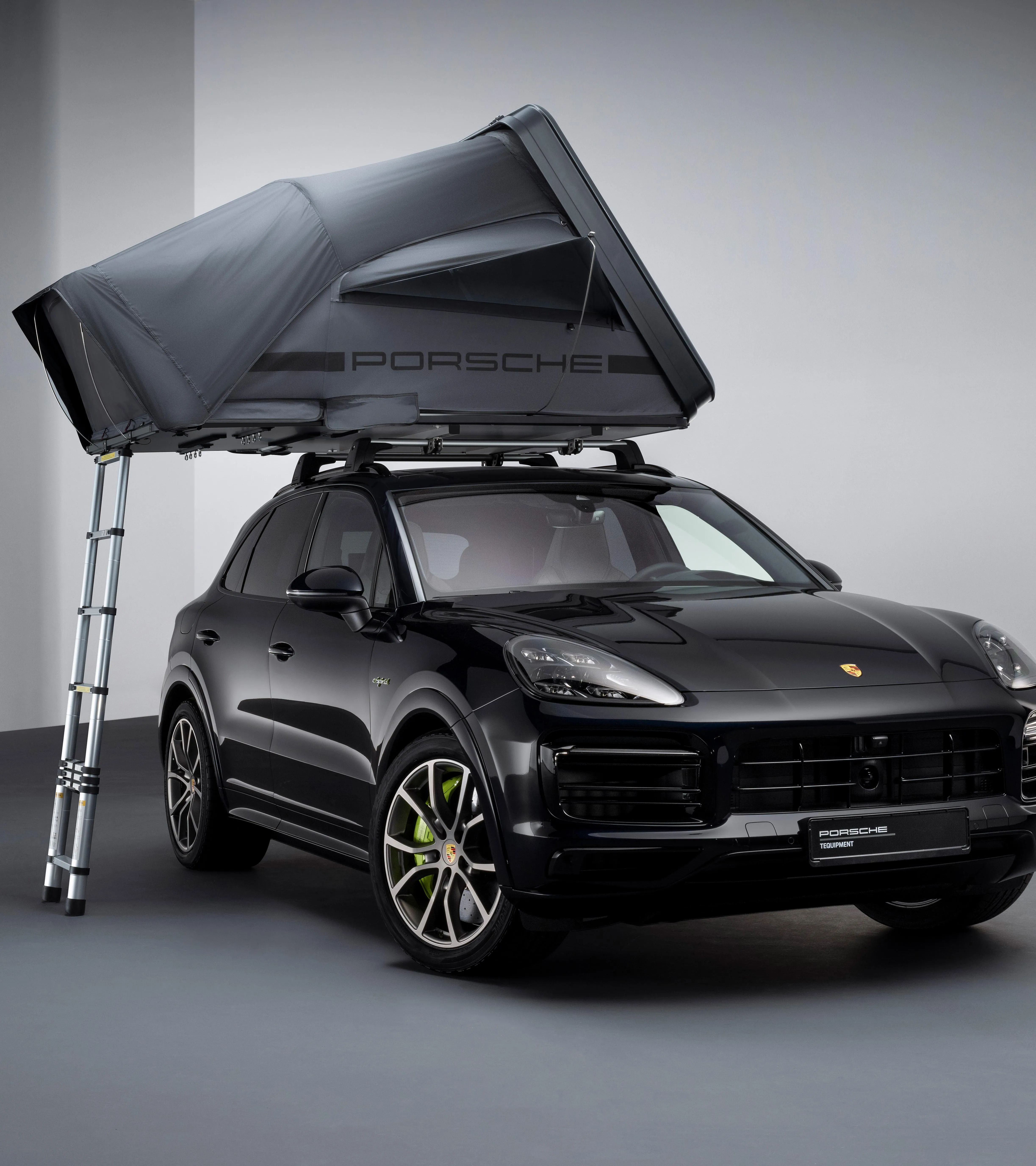 Porsche présente sa nouvelle… tente de toit !