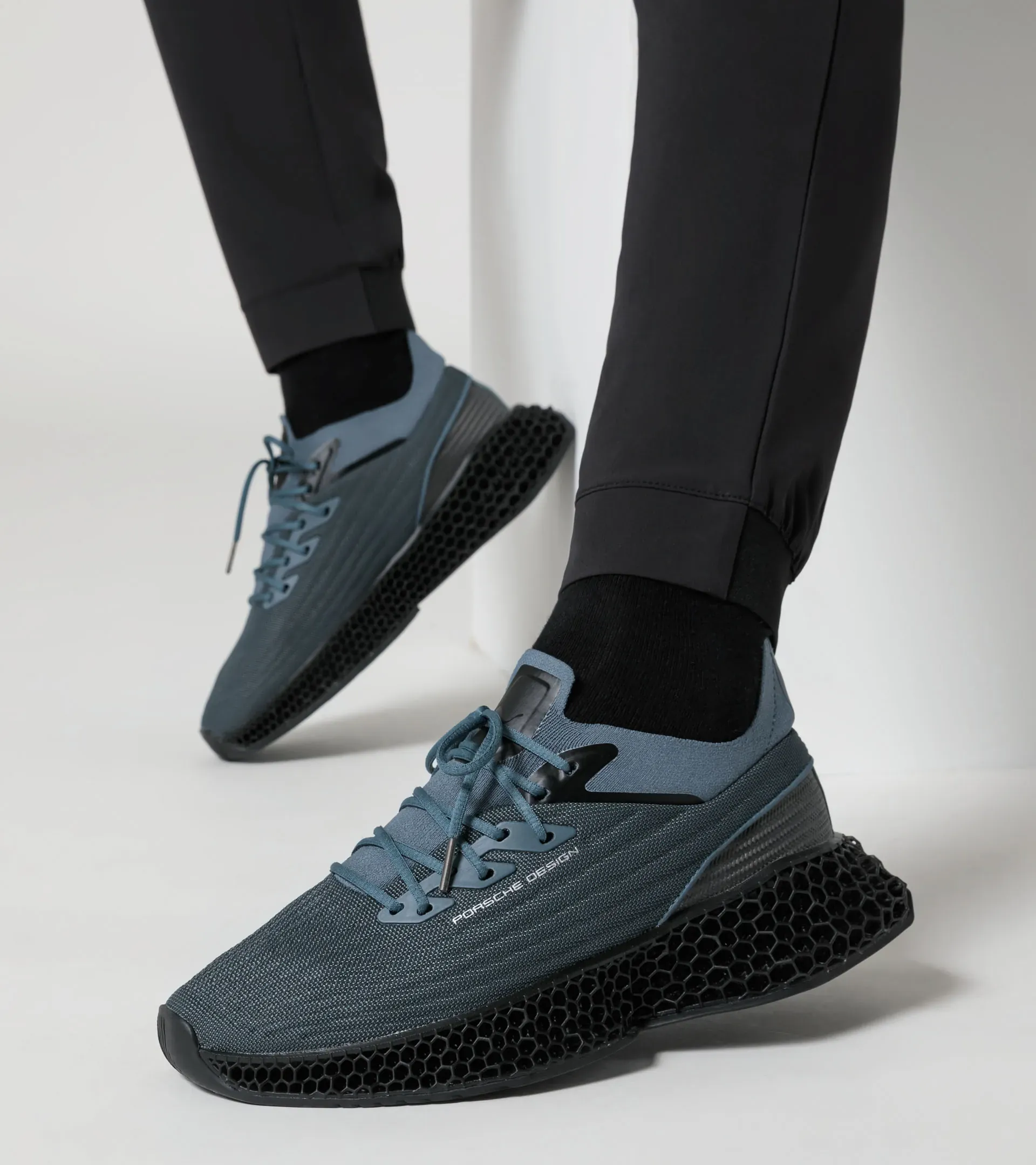 3D MTRX II Trainers | PORSCHE SHOP