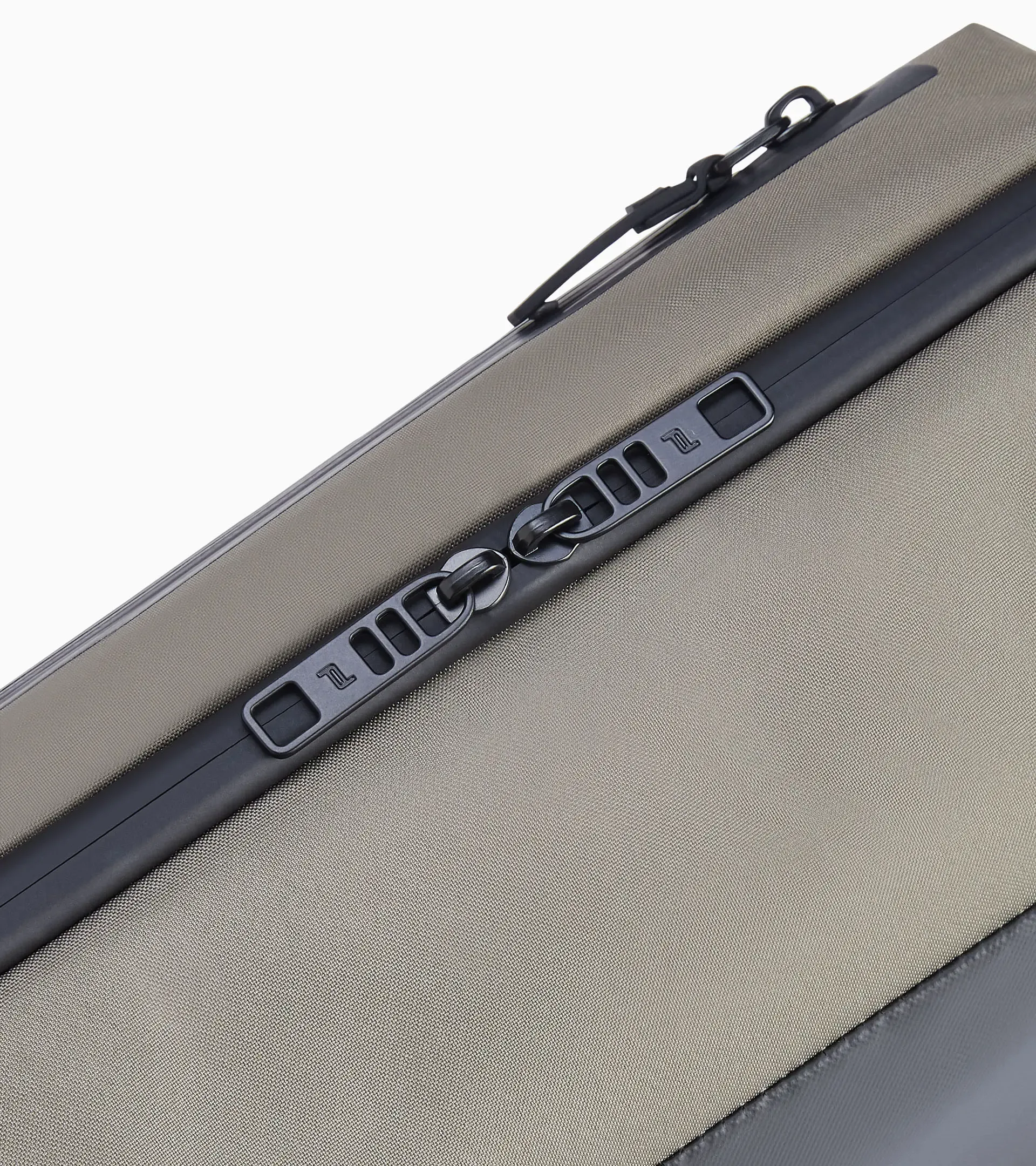 Urban Eco Washbag L | PORSCHE SHOP 