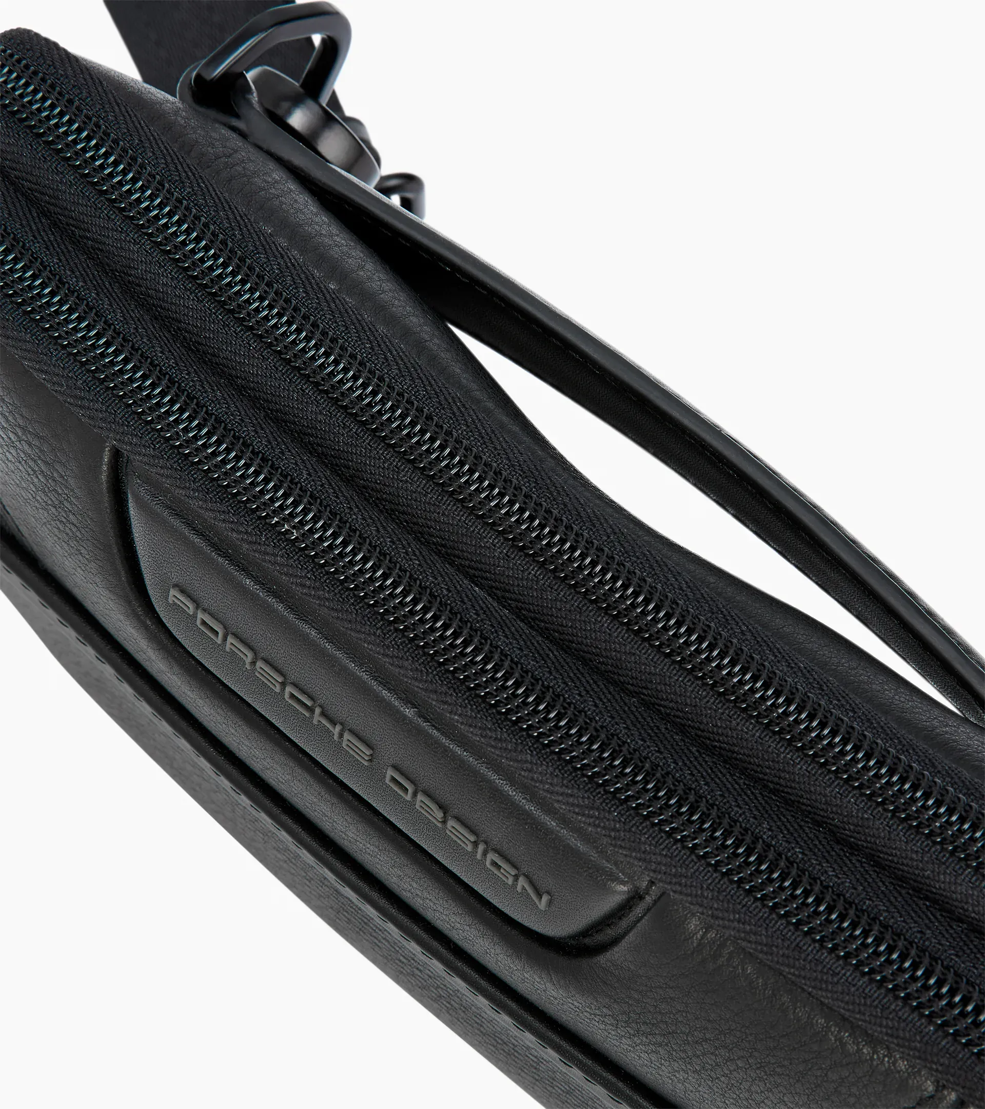 Roadster Leather Travel Pouch | PORSCHE SHOP