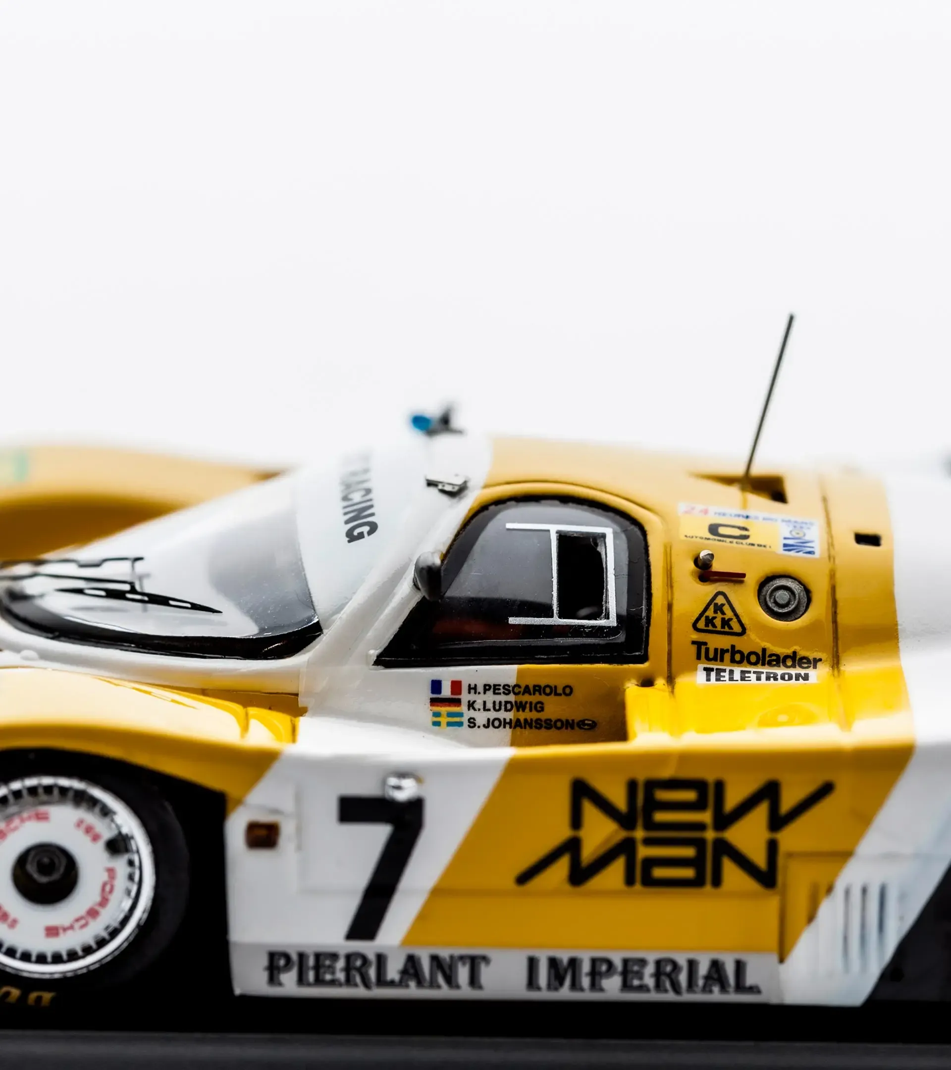 ミニカー 1/43 Porsche 956 No.47 Le Mans 1984 Porsche 956 #7 Winner Le Mans 1984 - 1:43 Spark Hachette