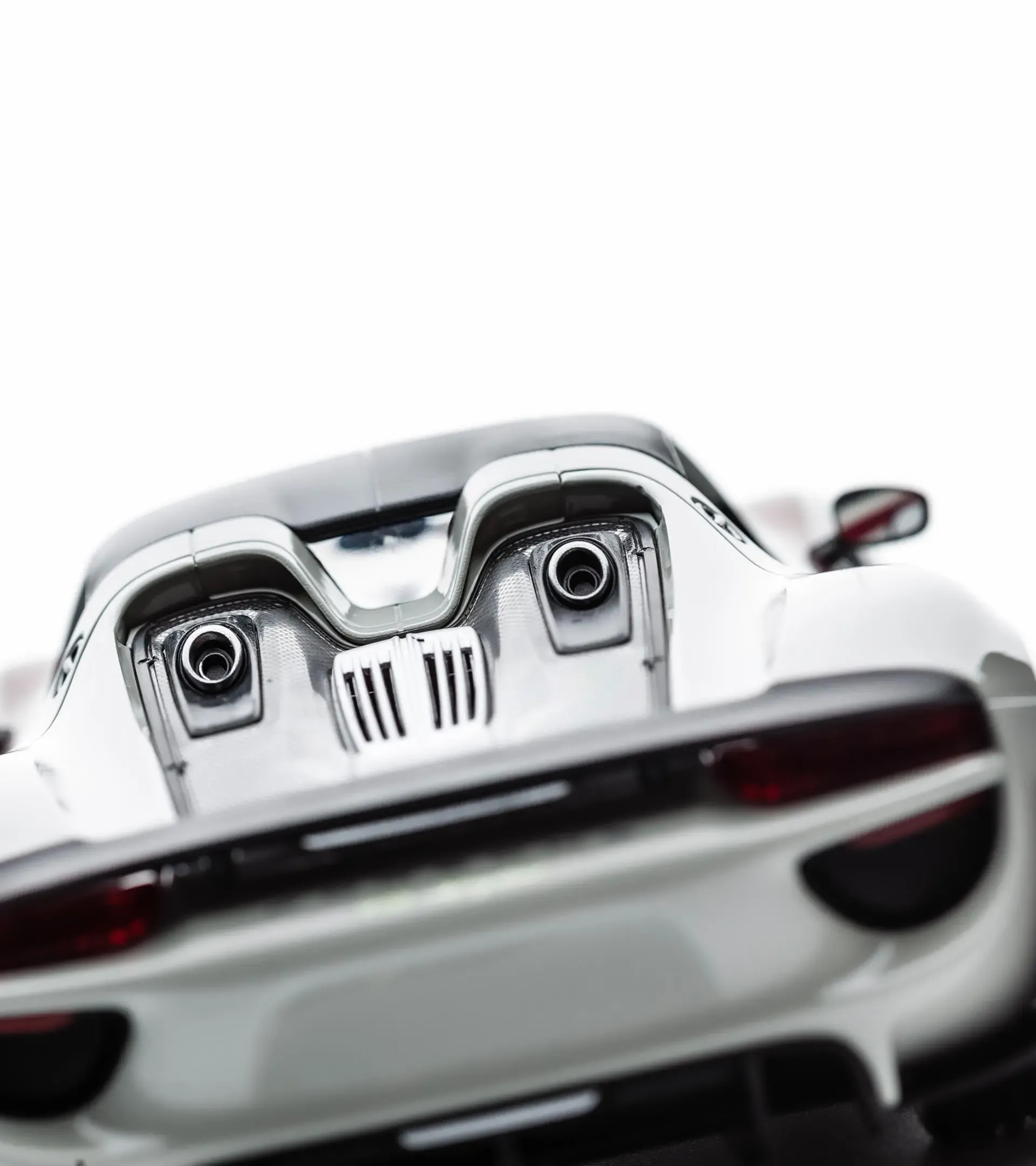 Porsche 918 Spyder Weissach Paket