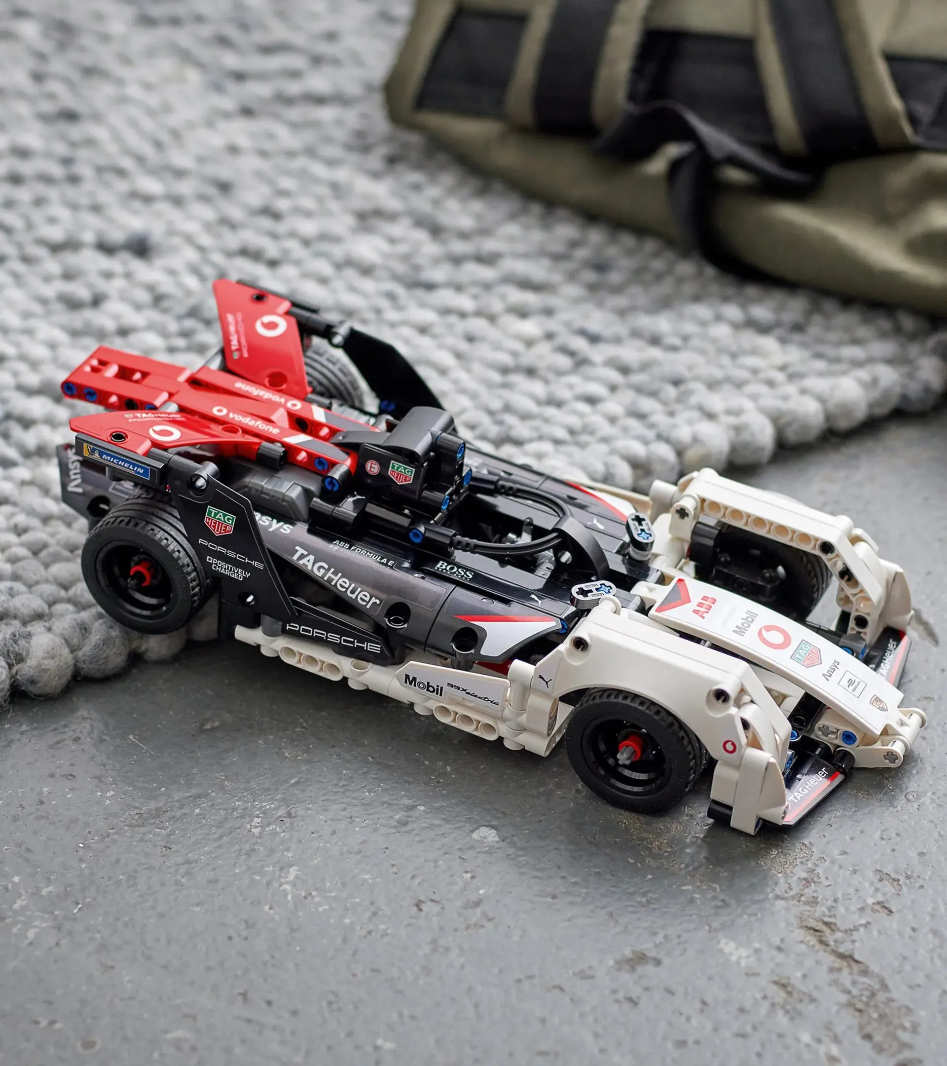 LEGO® Technic Formula E® Porsche 99X Electric | PORSCHE SHOP