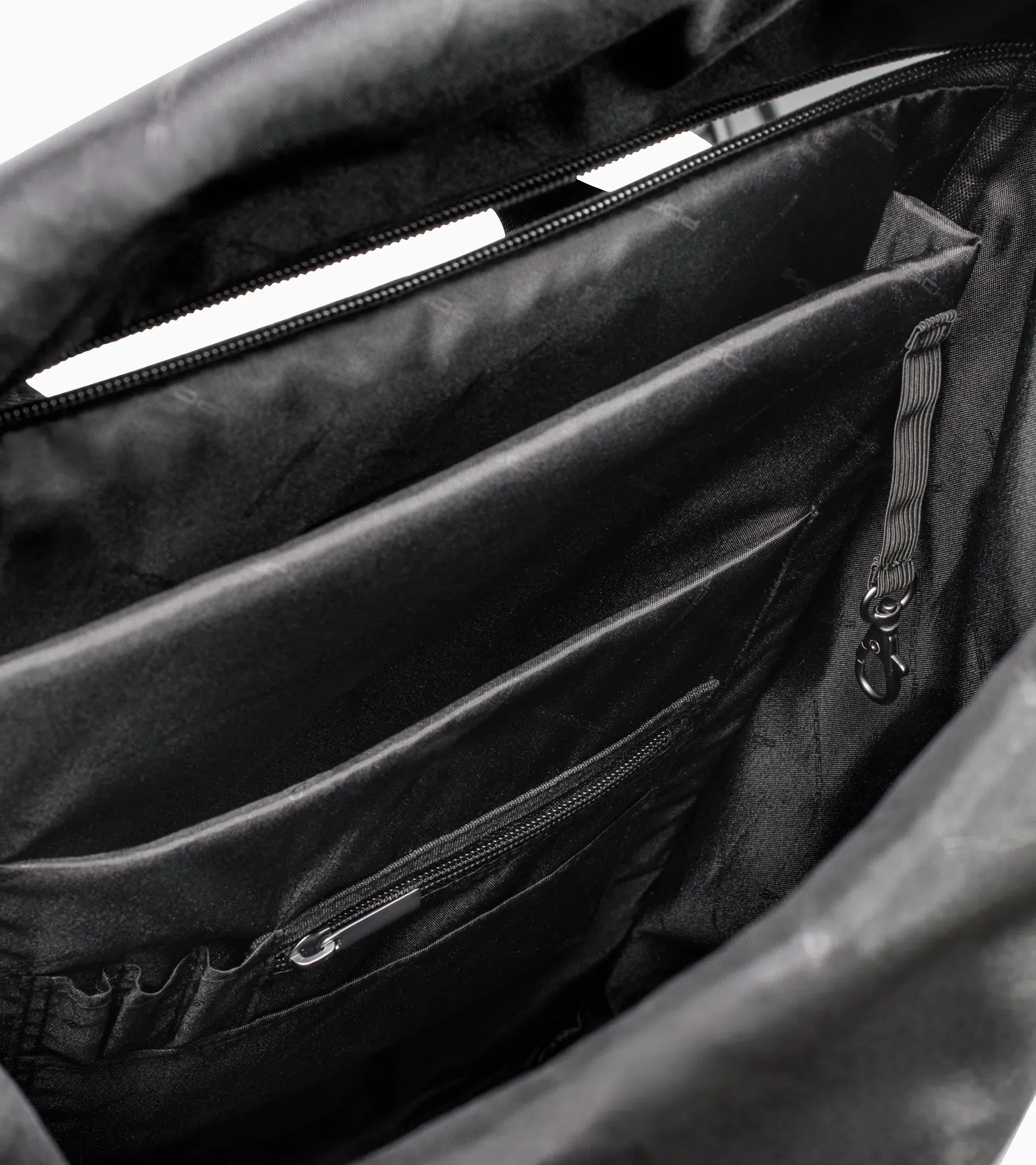 Taycan backpack | PORSCHE SHOP