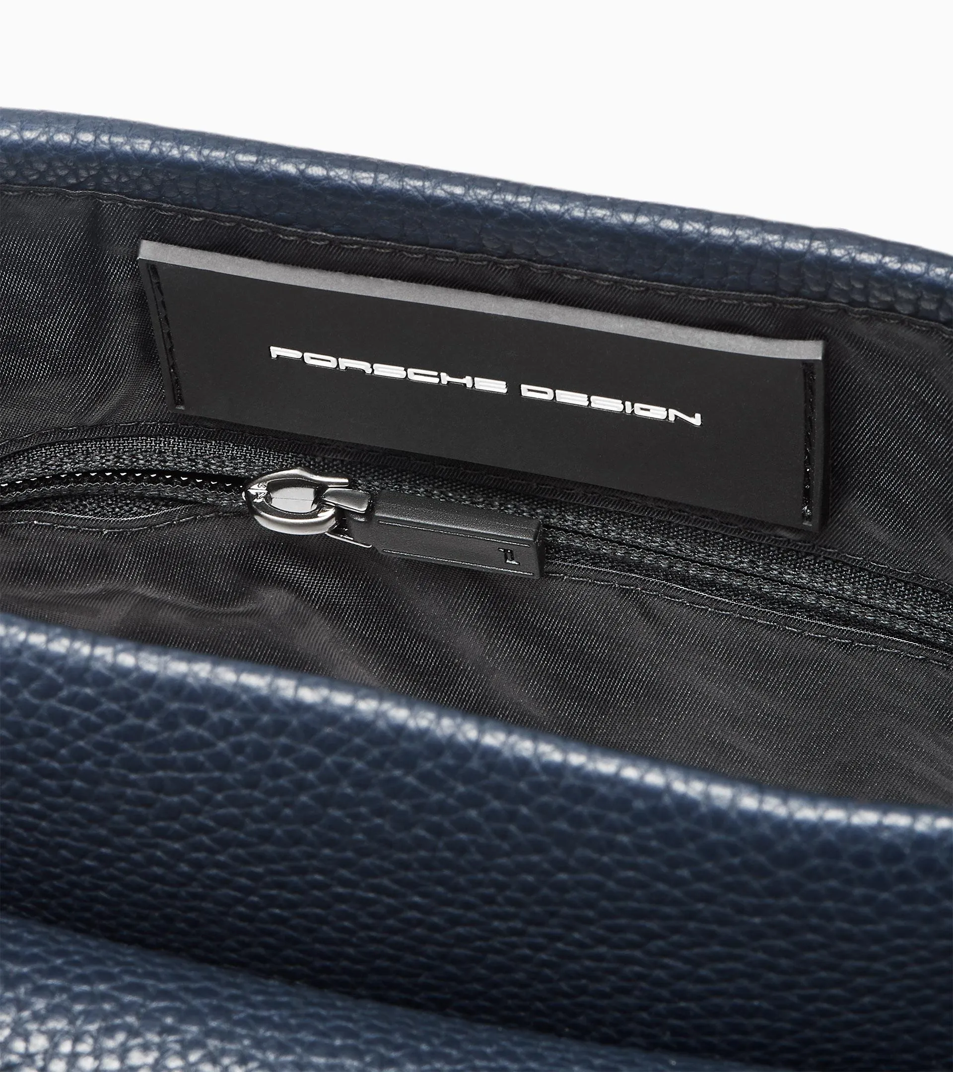 Cervo 2.1 Shoulder Bag XSVF | PORSCHE SHOP